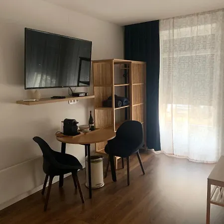 Apartahotel Idyllapartman2 *
