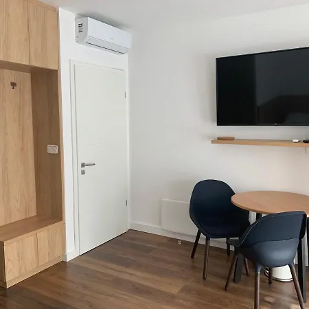 Idyllapartman2 Apartahotel Komárom